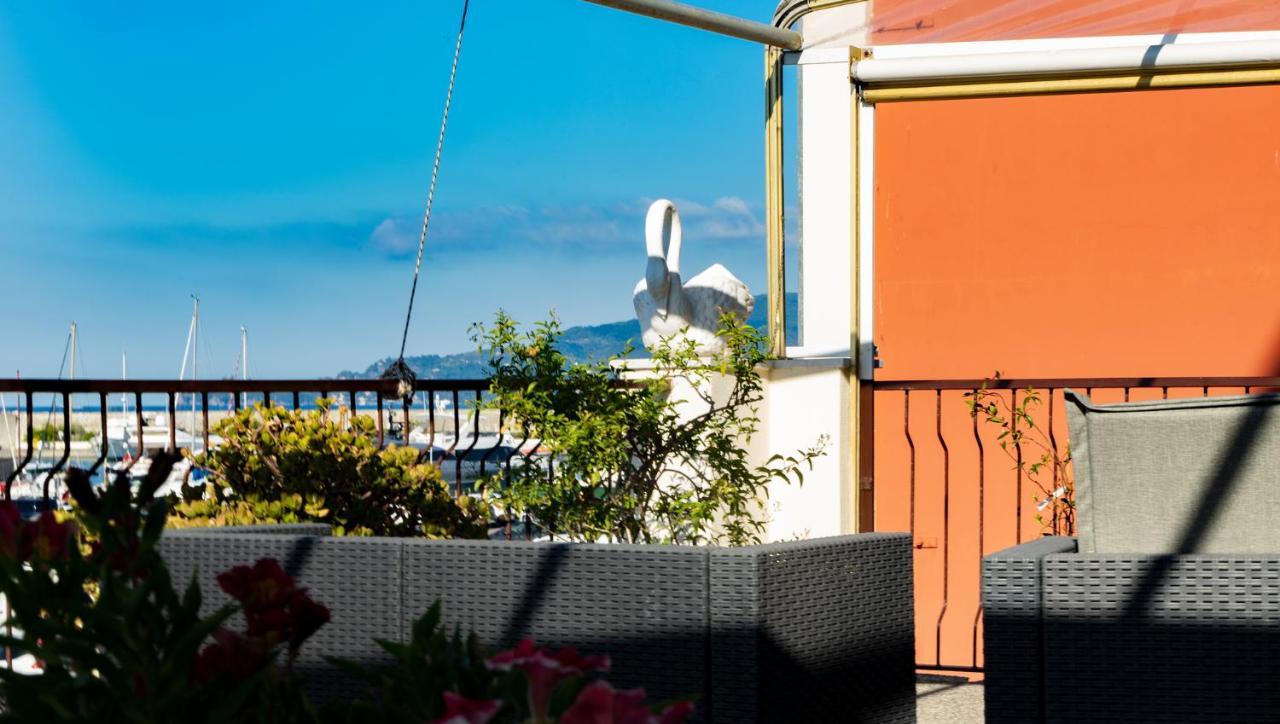 Albergo Stella Di Mare ラヴァーニャ エクステリア 写真