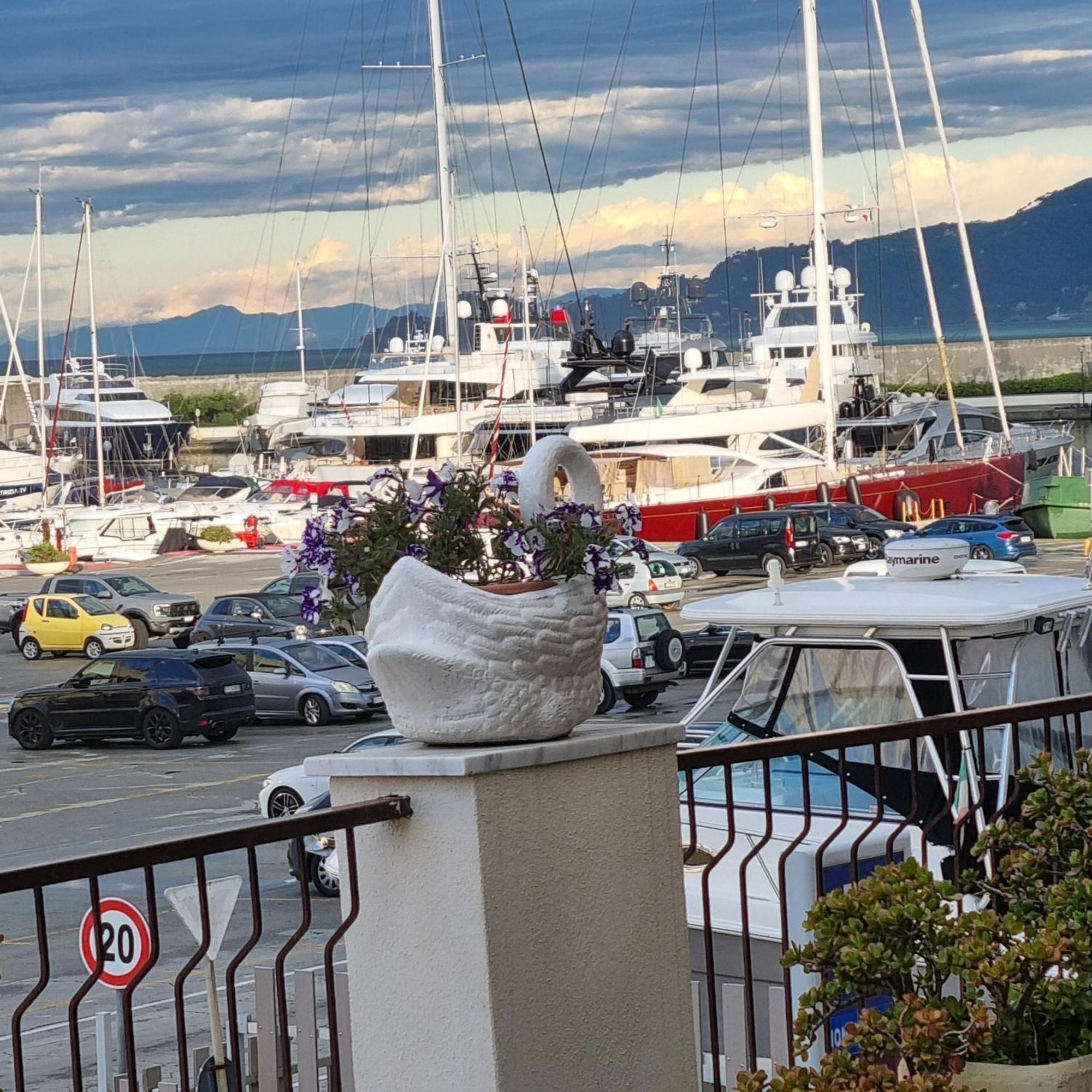 Albergo Stella Di Mare ラヴァーニャ エクステリア 写真